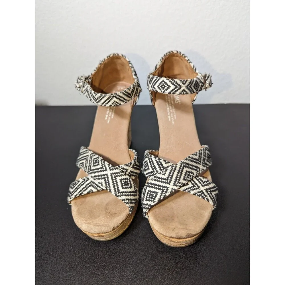 Toms Women Canvas Strap Cork Sole Wedge Sandals Black Tan Geometric BOHO W7